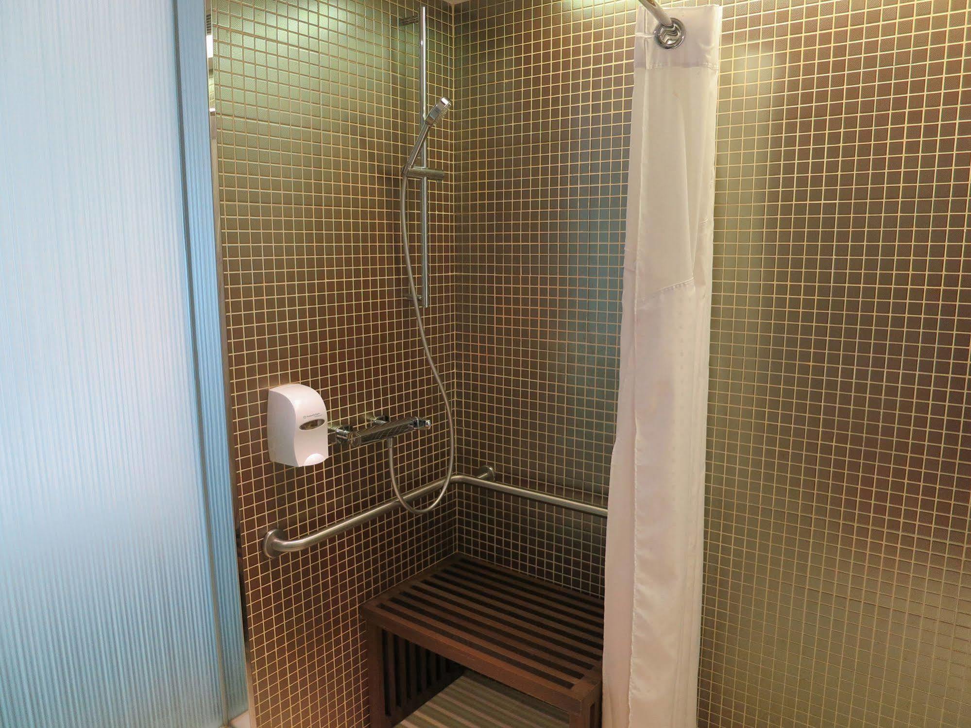 Express Kowloon East, An Ihg Hotel